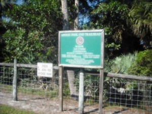 apoxee-park-trailhead-sign